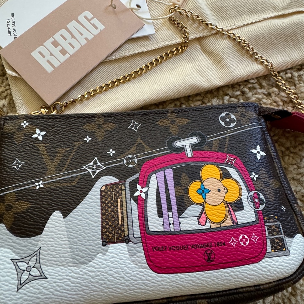 Authentic 💯 Louis Vuitton Mini Pochette - Picture 4 of 10
